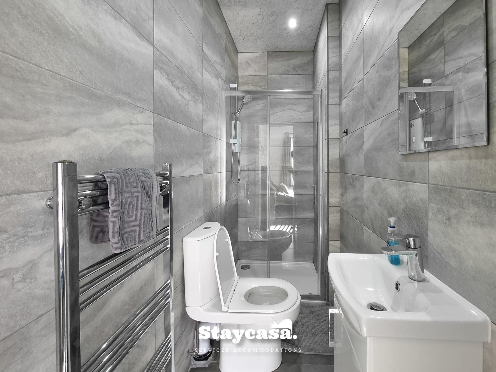 Cowesby Co-Living - Private Room Self-Cater, Manchester